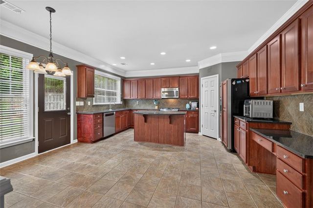 581 Kyle Trace Court, Sugar Hill, GA 30518