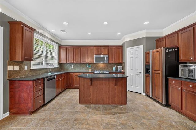 581 Kyle Trace Court, Sugar Hill, GA 30518