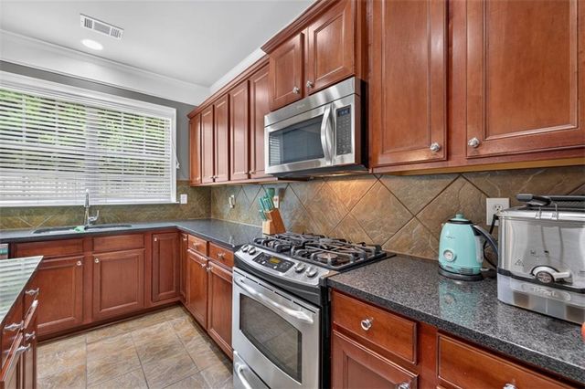 581 Kyle Trace Court, Sugar Hill, GA 30518