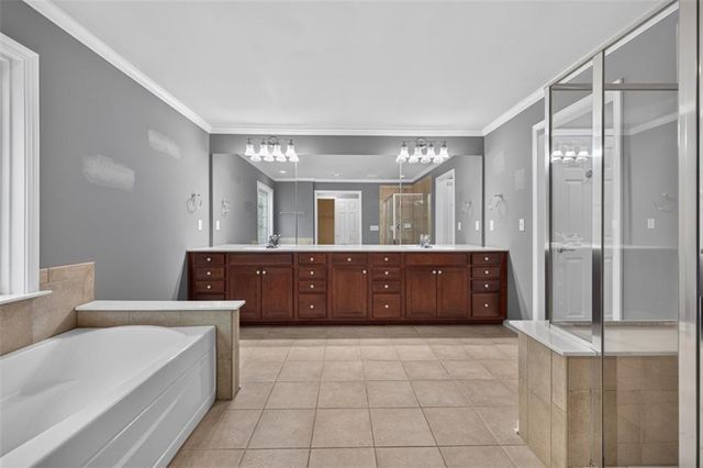 581 Kyle Trace Court, Sugar Hill, GA 30518