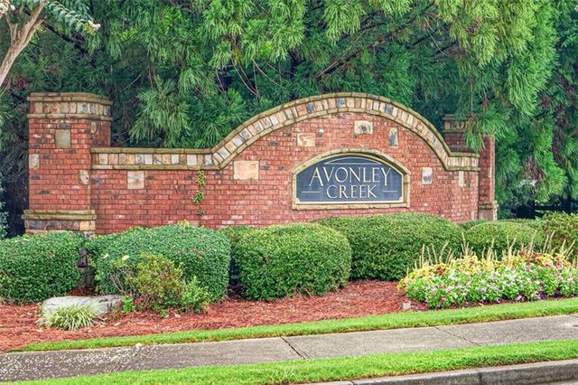 581 Kyle Trace Court, Sugar Hill, GA 30518