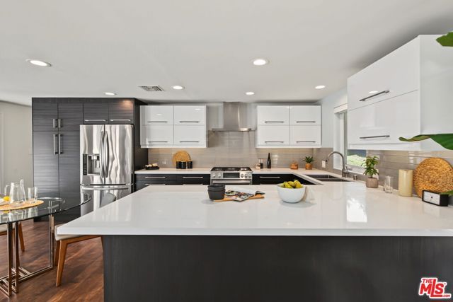 10837 Alta View Drive, Los Angeles, CA 91604