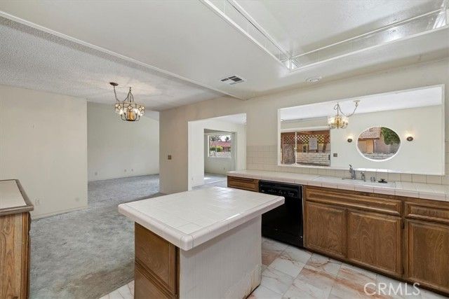 1825 Flame Tree Way, Hemet, CA 92545