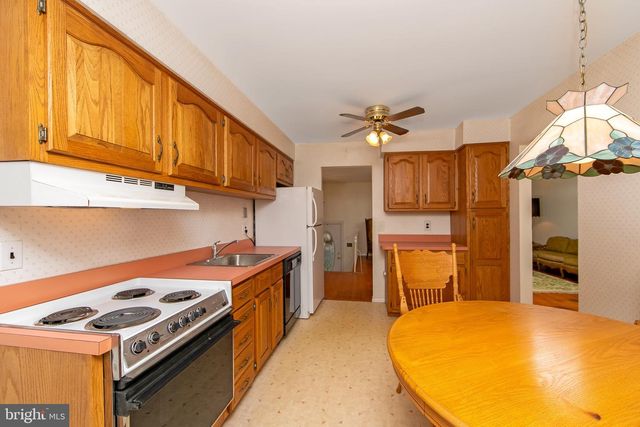 408 WINDSOR DR, Cherry Hill, NJ 08002