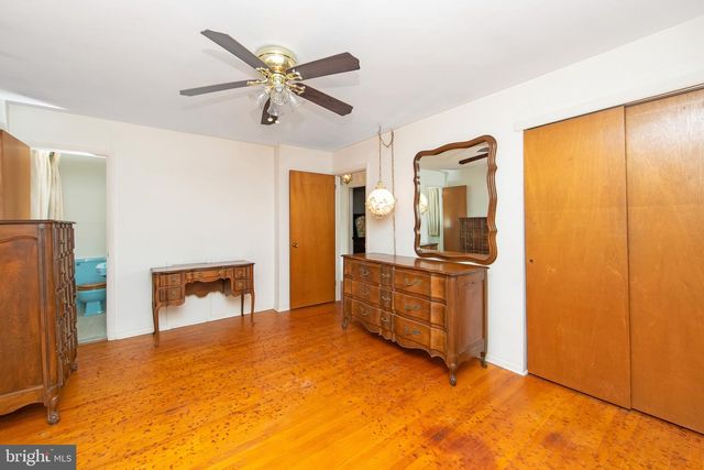 408 WINDSOR DR, Cherry Hill, NJ 08002