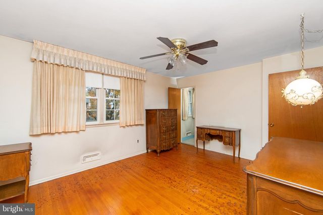 408 WINDSOR DR, Cherry Hill, NJ 08002