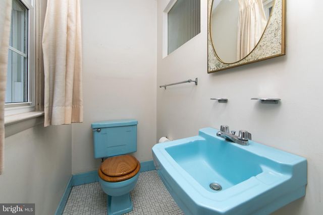 408 WINDSOR DR, Cherry Hill, NJ 08002