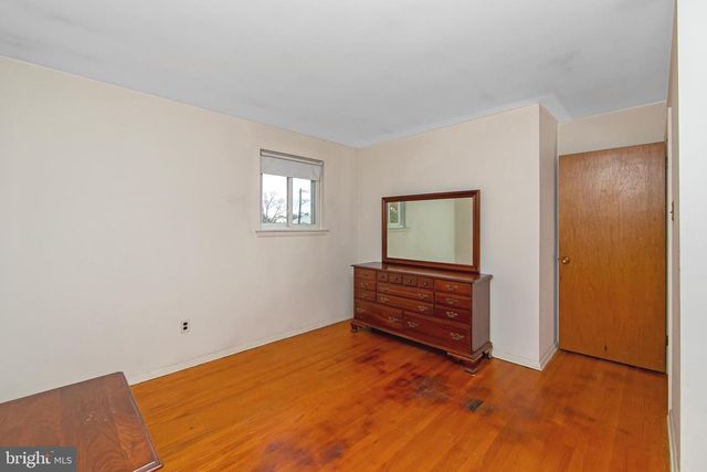 408 WINDSOR DR, Cherry Hill, NJ 08002