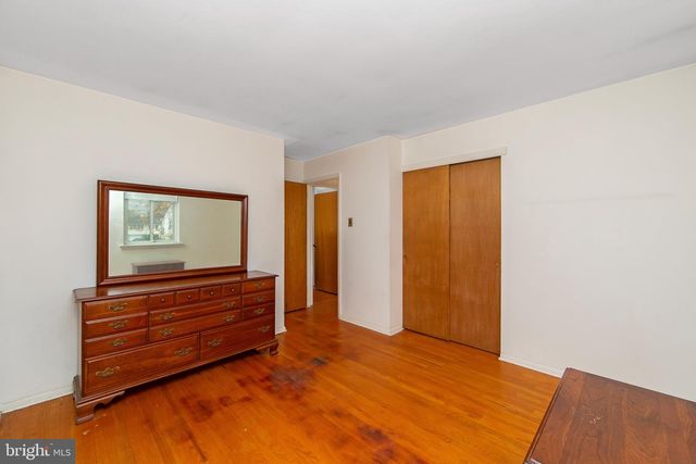 408 WINDSOR DR, Cherry Hill, NJ 08002