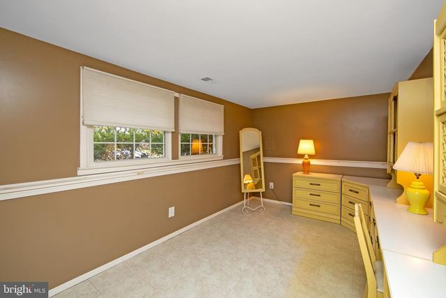 408 WINDSOR DR, Cherry Hill, NJ 08002