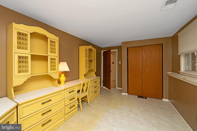 408 WINDSOR DR, Cherry Hill, NJ 08002