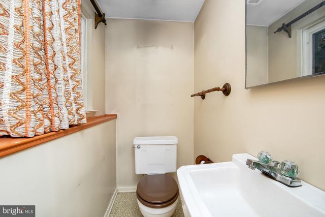 408 WINDSOR DR, Cherry Hill, NJ 08002