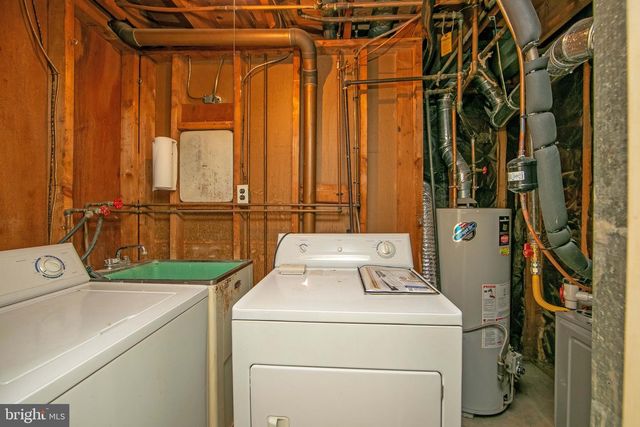 408 WINDSOR DR, Cherry Hill, NJ 08002