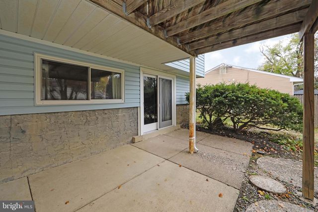 408 WINDSOR DR, Cherry Hill, NJ 08002