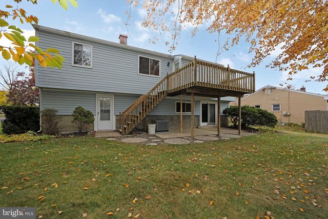 408 WINDSOR DR, Cherry Hill, NJ 08002