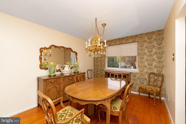 408 WINDSOR DR, Cherry Hill, NJ 08002