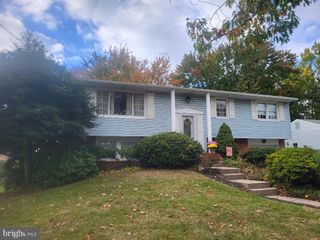408 WINDSOR DR, Cherry Hill, NJ 08002
