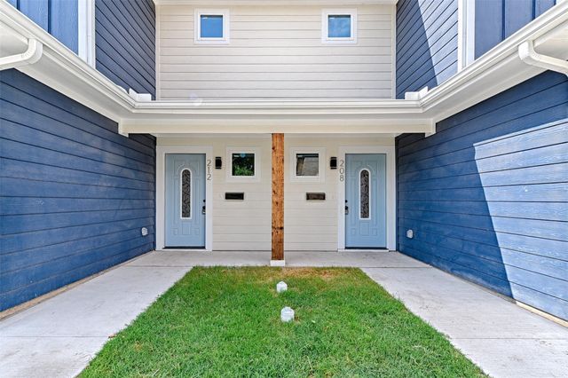208-212 E Cherry Street, Sherman, TX 75090