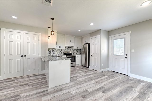 208-212 E Cherry Street, Sherman, TX 75090