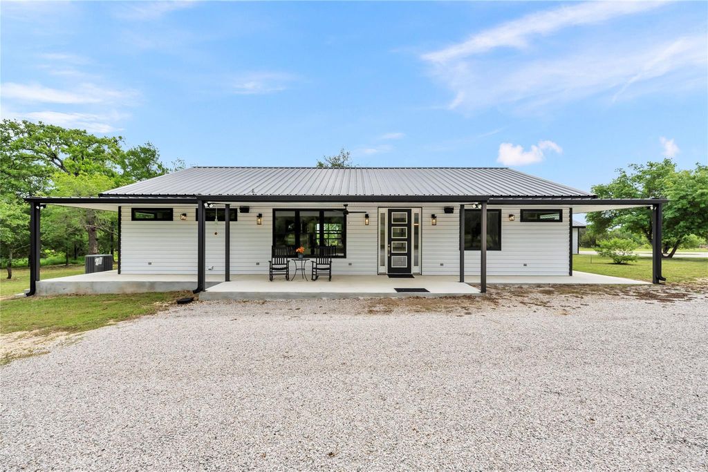 4455 N FM 1174, Bertram, TX 78605