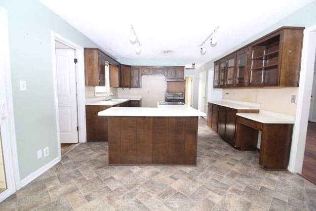 2288 Old Ashland City Rd, Clarksville, TN 37043