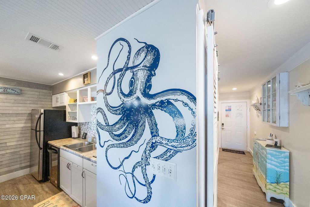 Image 8 of property listing at 17614 Front Beach Road 2B, Panama City Beach, FL 32413