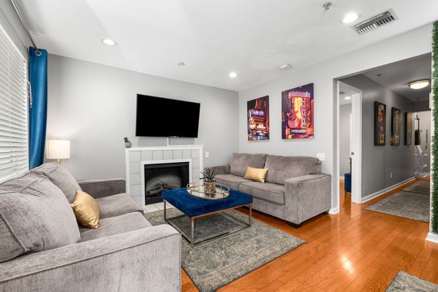 964 1st Ave, N, Nashville, TN 37201