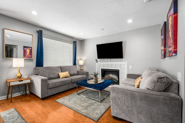 964 1st Ave, N, Nashville, TN 37201