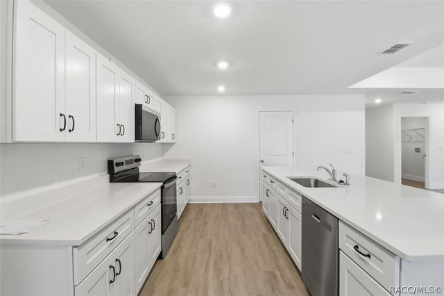 9822 N Angela Drive, Dunnellon, FL 34433