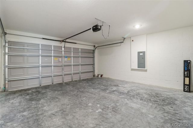 9822 N Angela Drive, Dunnellon, FL 34433