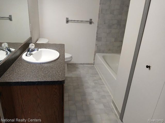 3180 Jennella Drive, Commerce Twp, MI 48390