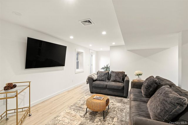 43 Homewood Drive, Hampton Bays, NY 11946