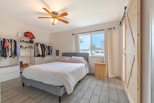 1595 E 26th St, Merced, CA 95340