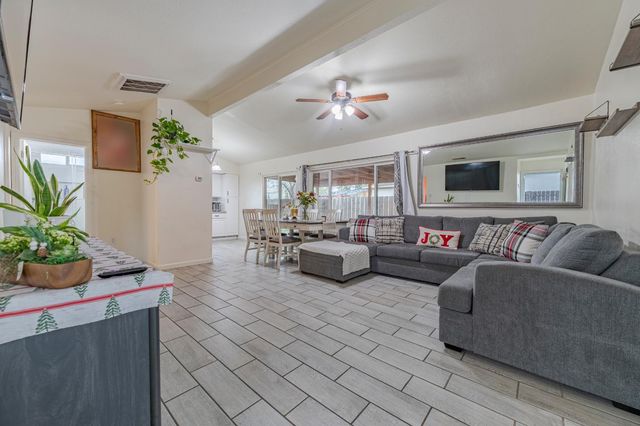 1595 E 26th St, Merced, CA 95340