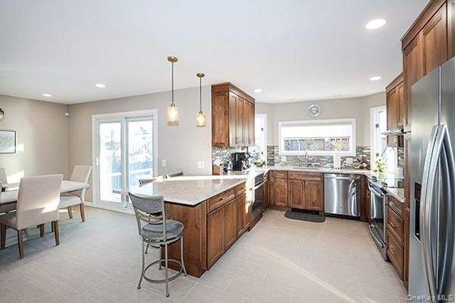 129 Stephen Street, Levittown, NY 11756