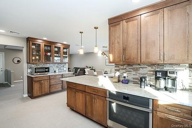 129 Stephen Street, Levittown, NY 11756