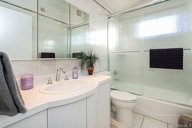 129 Stephen Street, Levittown, NY 11756