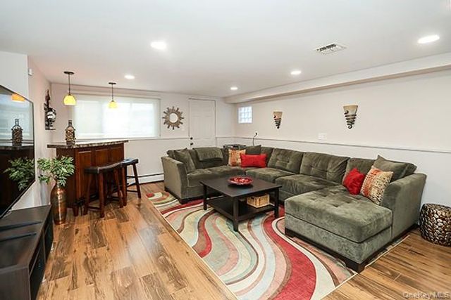 129 Stephen Street, Levittown, NY 11756