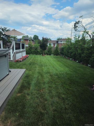 129 Stephen Street, Levittown, NY 11756