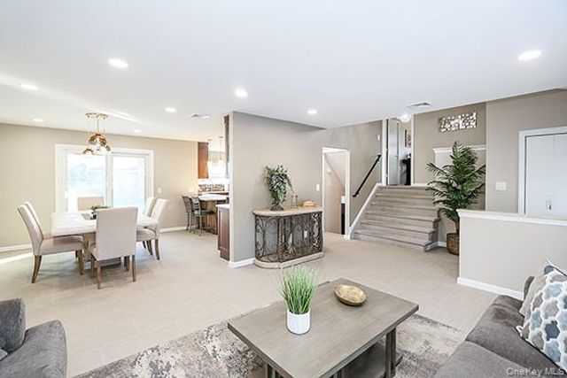 129 Stephen Street, Levittown, NY 11756