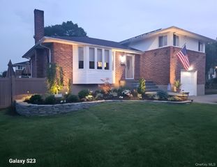 129 Stephen Street, Levittown, NY 11756