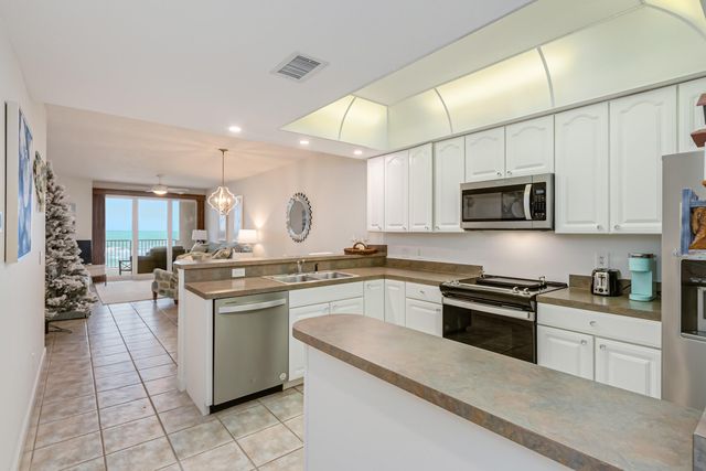 50 11th Avenue 302, Indialantic, FL 32903