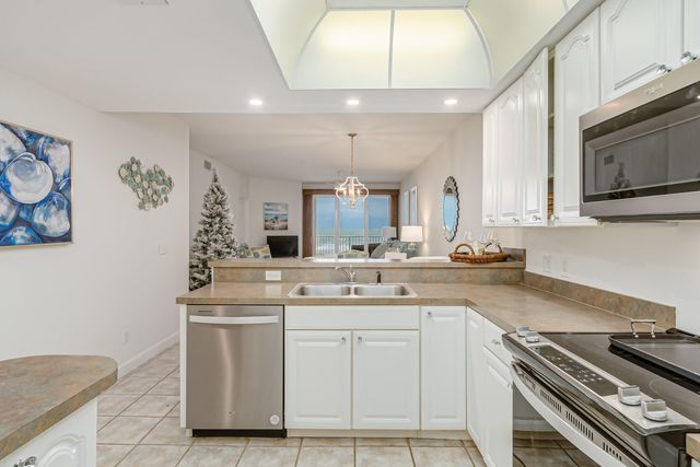 50 11th Avenue 302, Indialantic, FL 32903