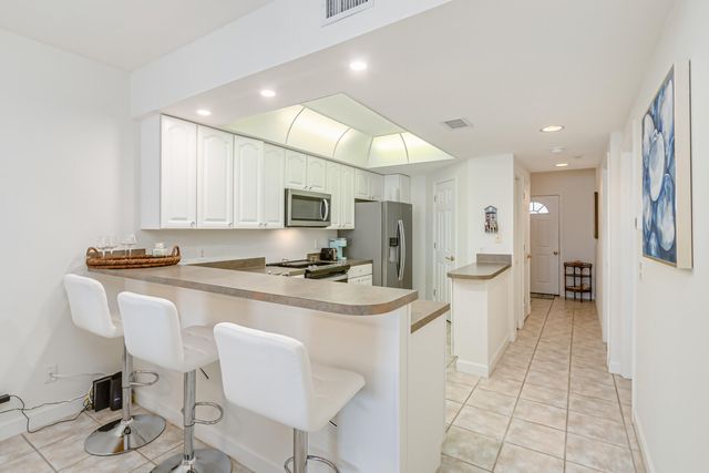 50 11th Avenue 302, Indialantic, FL 32903