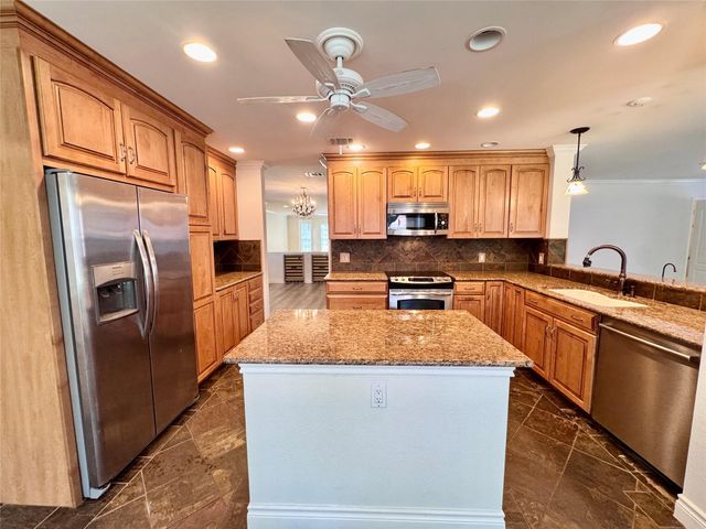 204 Big Sur DR, Cedar Park, TX 78613