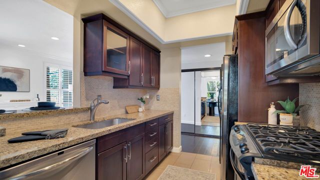 13920 Moorpark Street 106, Sherman Oaks, CA 91423