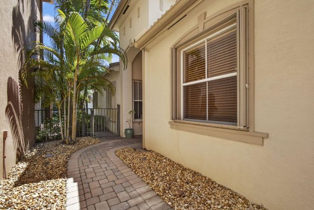 171 Isle Verde Way, Palm Beach Gardens, FL 33418