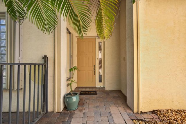 171 Isle Verde Way, Palm Beach Gardens, FL 33418