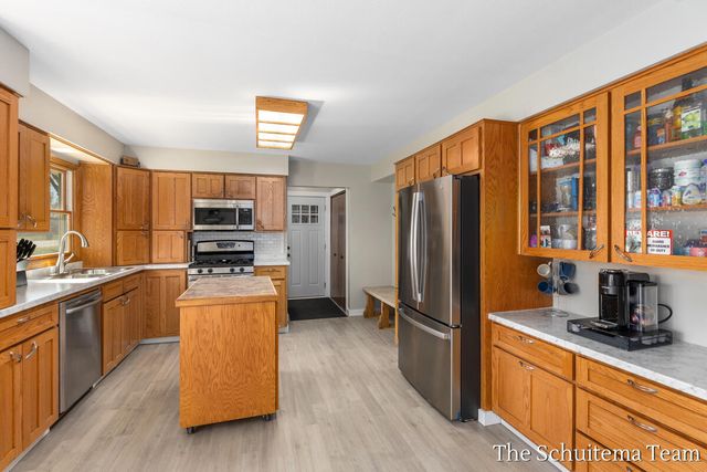 6353 120th Avenue, Holland, MI 49424