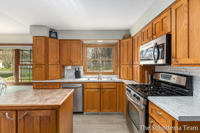 6353 120th Avenue, Holland, MI 49424